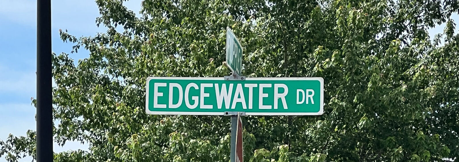 Edgewater Drive street sign